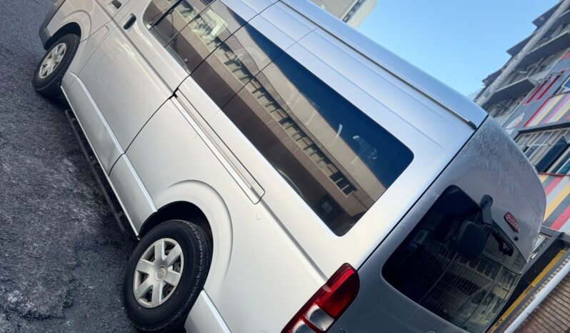 
								Toyota Quantum High Roof full									