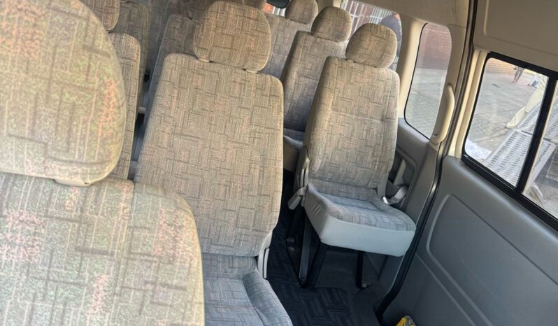 
								Toyota Quantum High Roof full									