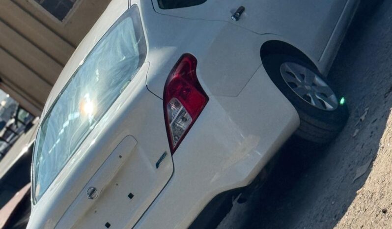
								Nissan Latio full									