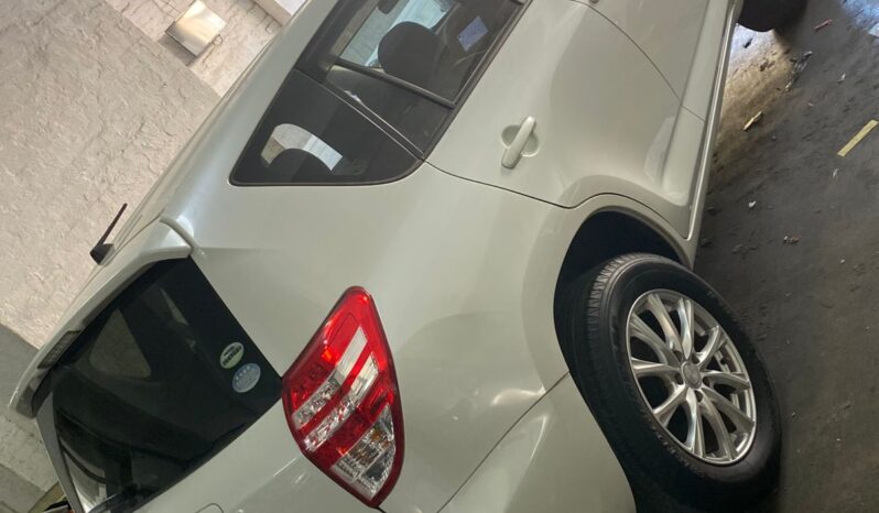 
								Toyota RAV4 full									