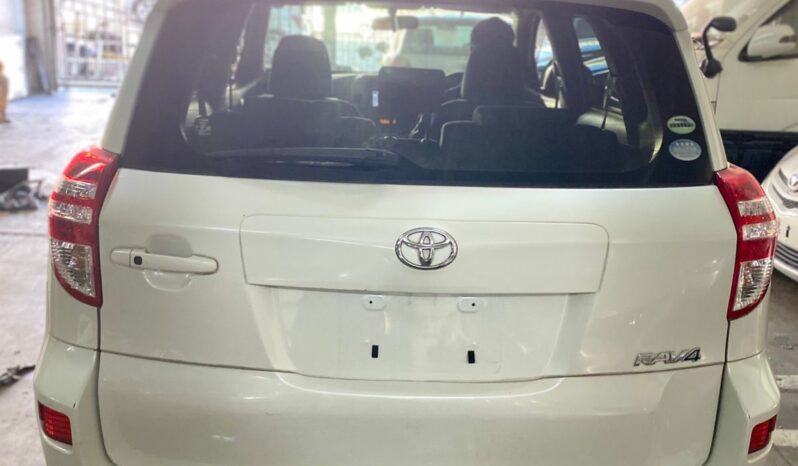 
								Toyota RAV4 full									