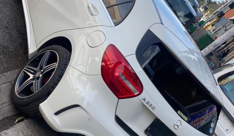 
								Mercedes-Benz A250 full									