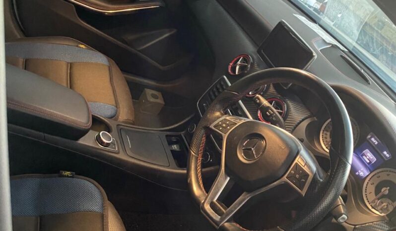 
								Mercedes-Benz A250 full									