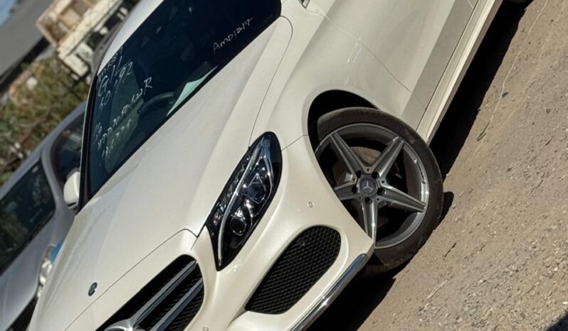 
								Mercedes-Benz C200 full									