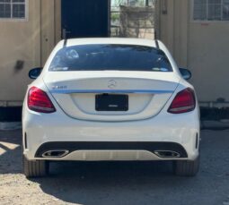 
										Mercedes-Benz C200 full									