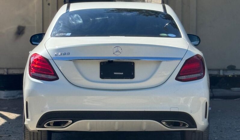 
								Mercedes-Benz C200 full									