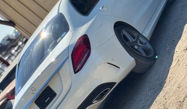 
								Mercedes-Benz C200 full									