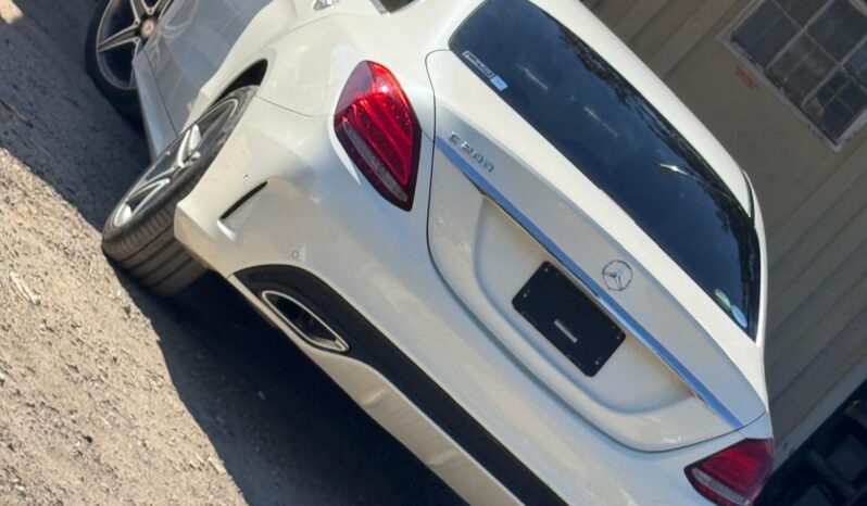 
								Mercedes-Benz C200 full									