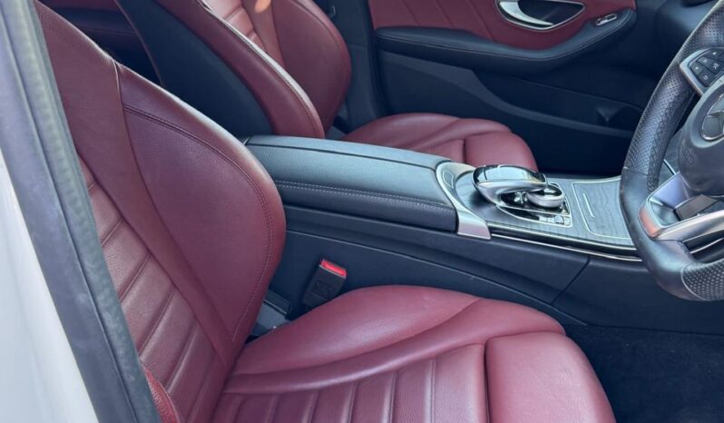 
								Mercedes-Benz C200 full									