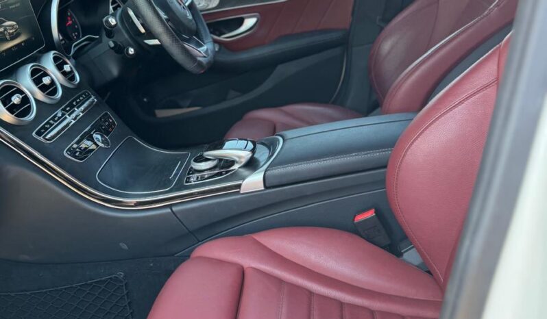 
								Mercedes-Benz C200 full									
