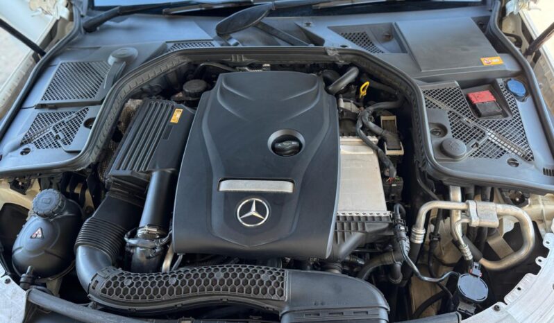 
								Mercedes-Benz C200 full									