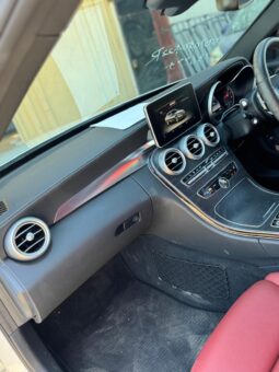 
										Mercedes-Benz C200 full									