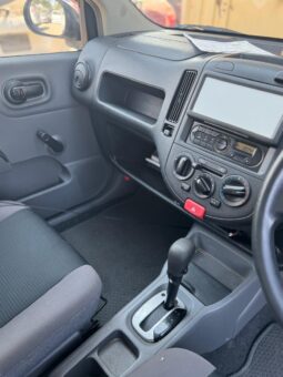 
										Nissan AD Van full									