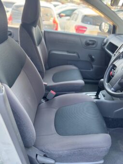 
										Nissan AD Van full									