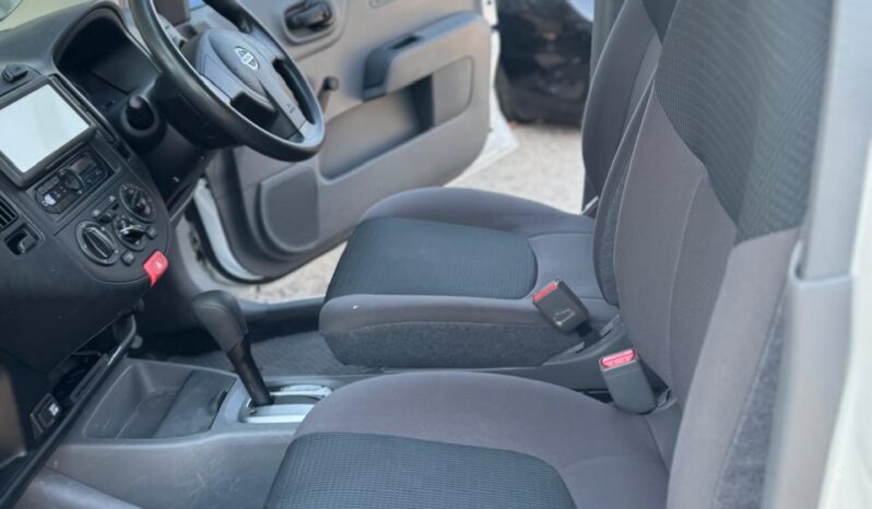 
								Nissan AD Van full									