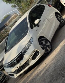 
										Honda Fit Hybrid full									