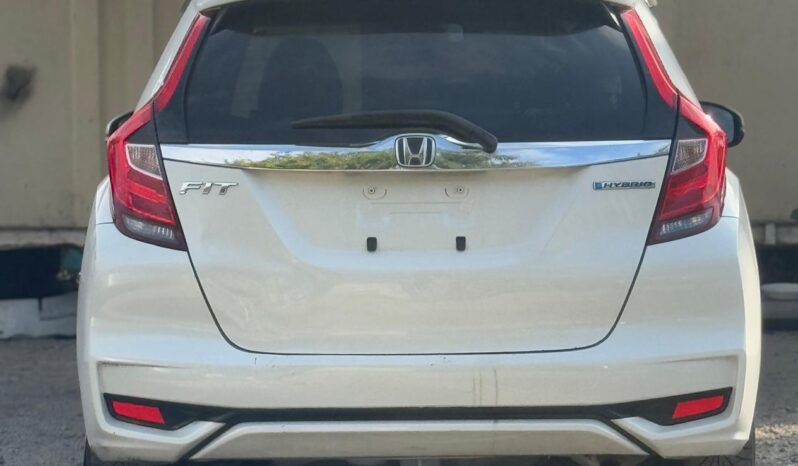 
								Honda Fit Hybrid full									