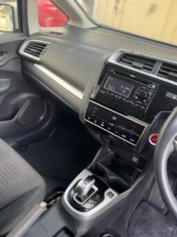 
										Honda Fit Hybrid full									