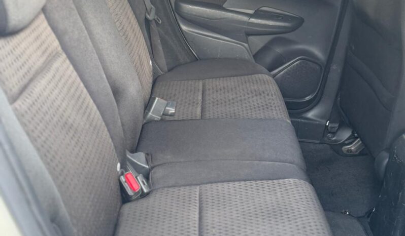 
								Honda Fit Hybrid full									