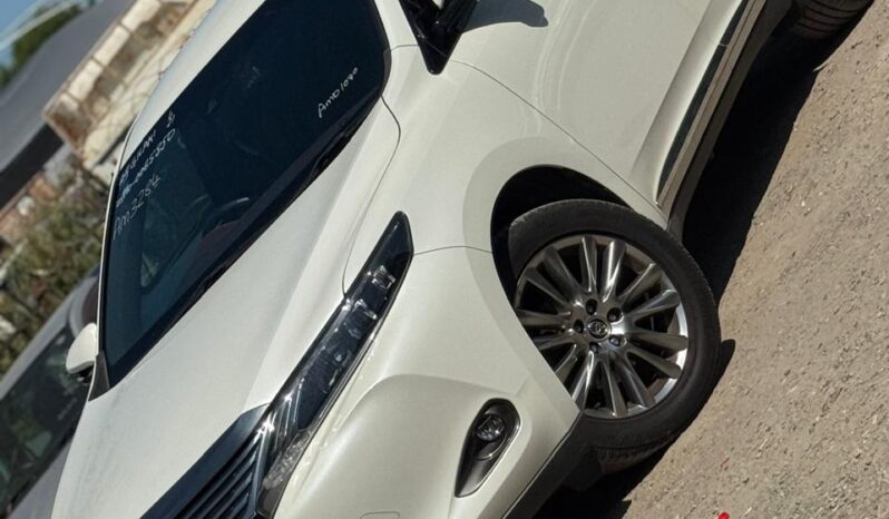 
								Toyota Harrier full									
