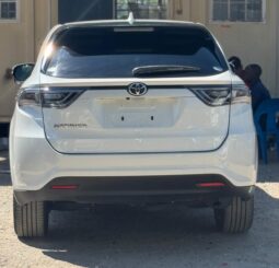 
										Toyota Harrier full									