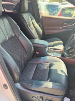 
										Toyota Harrier full									