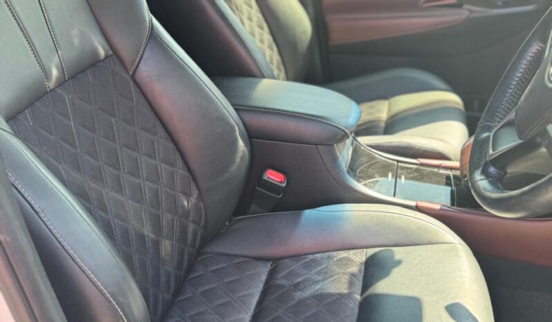 
								Toyota Harrier full									