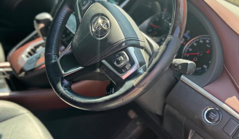 
								Toyota Harrier full									