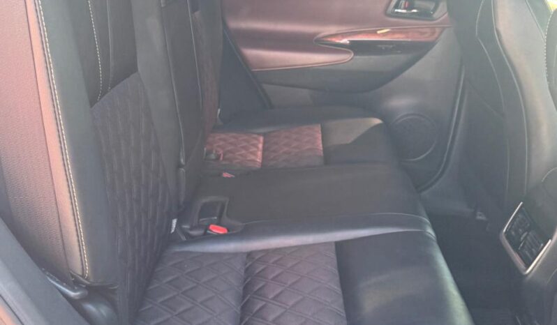 
								Toyota Harrier full									