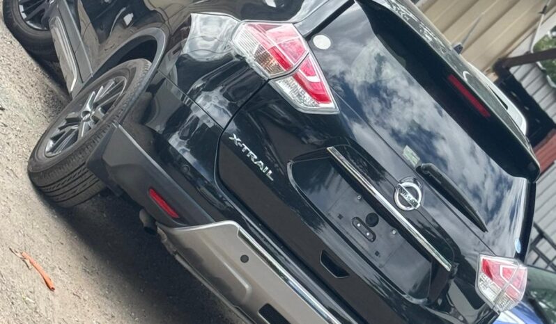
								Nissan X-Trail Hybrid full									
