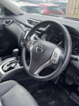 
										Nissan X-Trail Hybrid full									