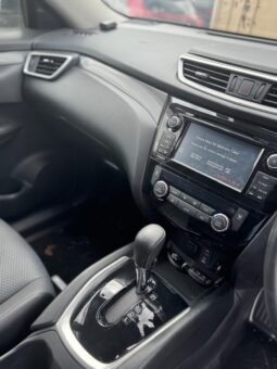 
										Nissan X-Trail Hybrid full									
