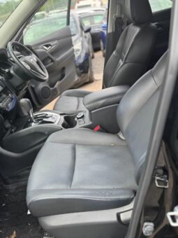 
										Nissan X-Trail Hybrid full									