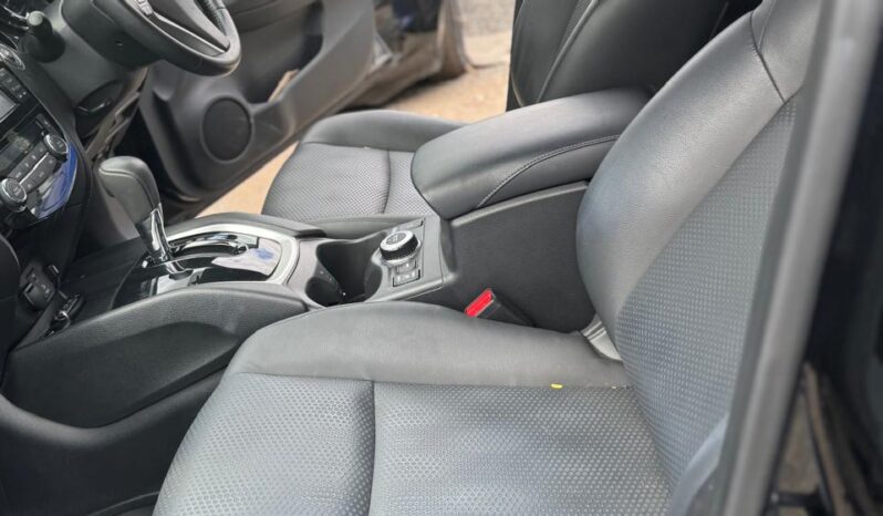 
								Nissan X-Trail Hybrid full									