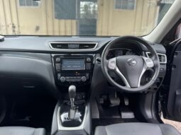 
										Nissan X-Trail Hybrid full									