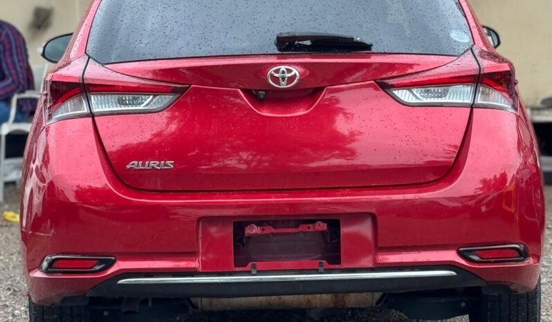 
								Toyota Auris full									