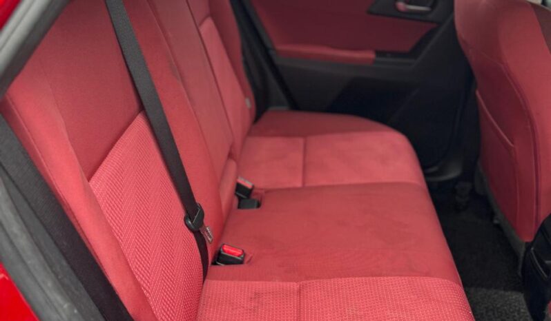 
								Toyota Auris full									