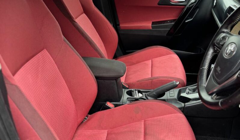 
								Toyota Auris full									