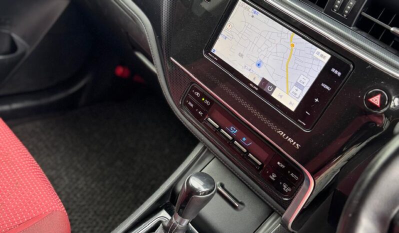 
								Toyota Auris full									