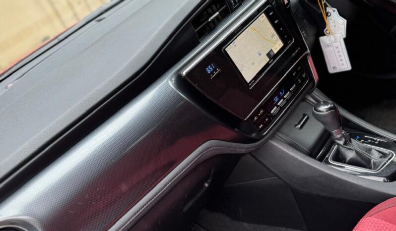 
								Toyota Auris full									