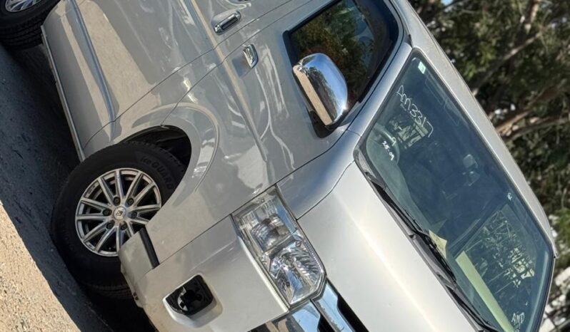 
								Toyota Hiace Super GL full									