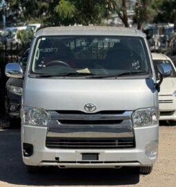 
										Toyota Hiace Super GL full									