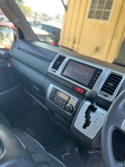 
										Toyota Hiace Super GL full									
