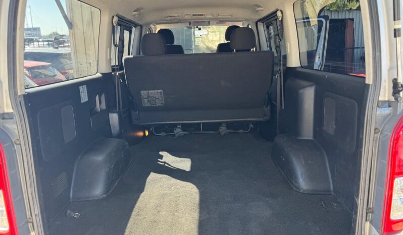 
								Toyota Hiace Super GL full									