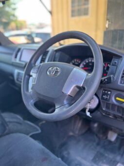 
										Toyota Hiace Super GL full									