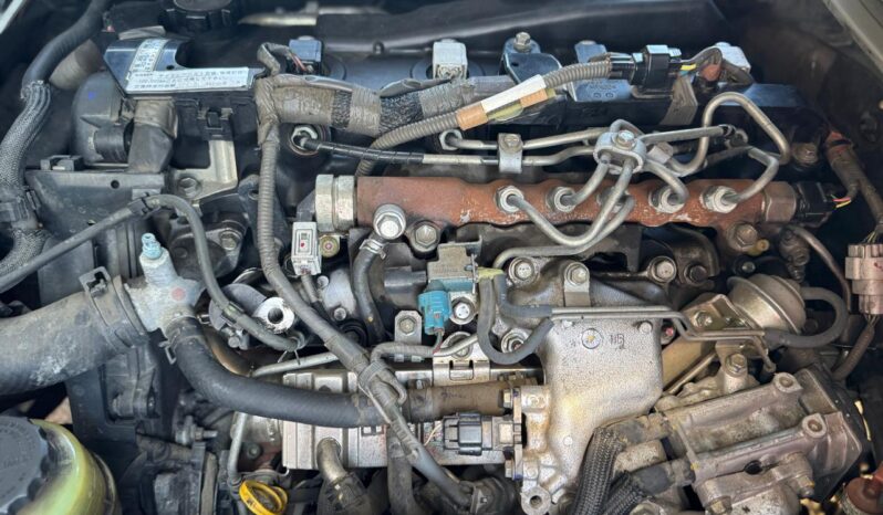 
								Toyota Hiace Super GL full									