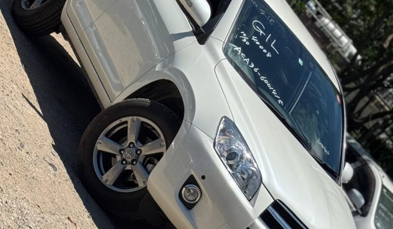 
								Toyota RAV4 full									