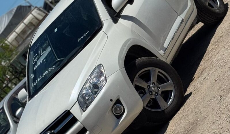 
								Toyota RAV4 full									