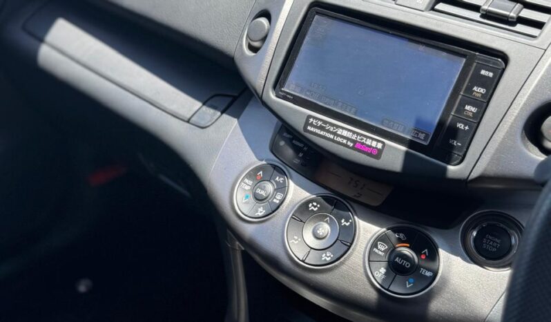 
								Toyota RAV4 full									