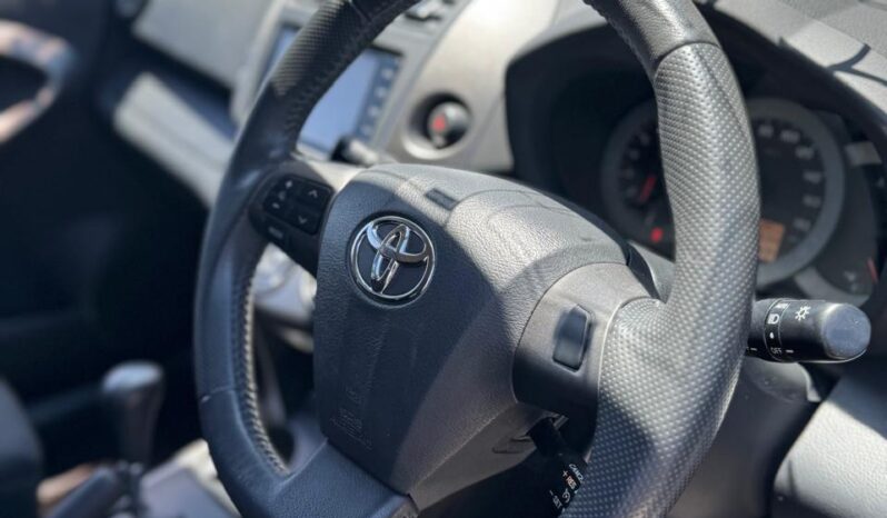 
								Toyota RAV4 full									